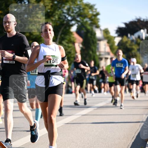 01.09.2024 - BARMER Alsterlauf Dr. Thomas Lammeyer http://msf.ph/oto/6897497 01.09.2024 09:35:44 Laufen 4149, 4158 meine-sportfotos.de
