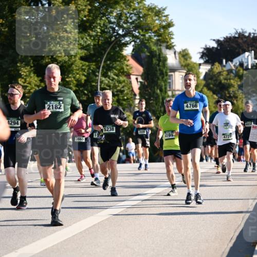 01.09.2024 - BARMER Alsterlauf Dr. Thomas Lammeyer http://msf.ph/oto/6897523 01.09.2024 09:35:46 Laufen 4294, 4294, 2182, 4766, 5238, 51, 3509, 3665, 4169, 4722, 4855 meine-sportfotos.de