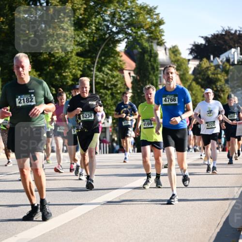 01.09.2024 - BARMER Alsterlauf Dr. Thomas Lammeyer http://msf.ph/oto/6897537 01.09.2024 09:35:46 Laufen 2182, 366, 51, 5238, 350, 4169, 4766, 4722, 4855 meine-sportfotos.de