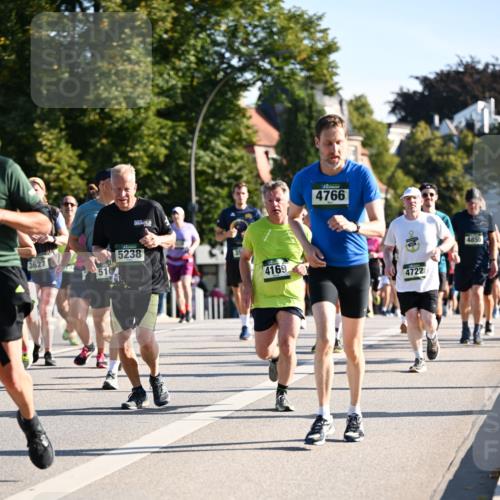 01.09.2024 - BARMER Alsterlauf Dr. Thomas Lammeyer http://msf.ph/oto/6897545 01.09.2024 09:35:47 Laufen 3627, 5238, 4169, 4766, 4722, 4855 meine-sportfotos.de
