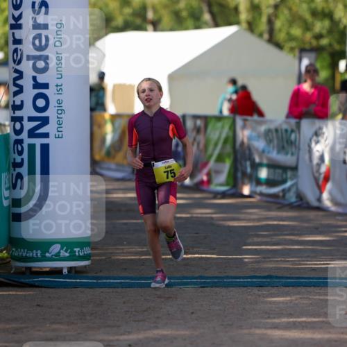 01.09.2024 - 17. Tribühne Triathlon Michael Strokosch http://msf.ph/oto/6897546 01.09.2024 09:53:57 Ziel 75 meine-sportfotos.de