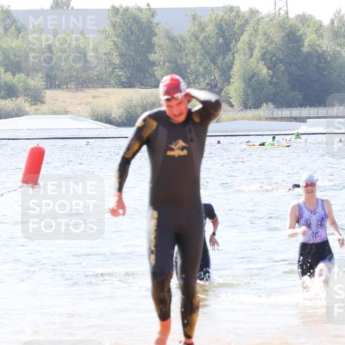 01.09.2024 - 17. Tribühne Triathlon Luisa Fischer http://msf.ph/oto/6897556 01.09.2024 11:41:49 Schwimmen 572, 582, 689, 701 meine-sportfotos.de
