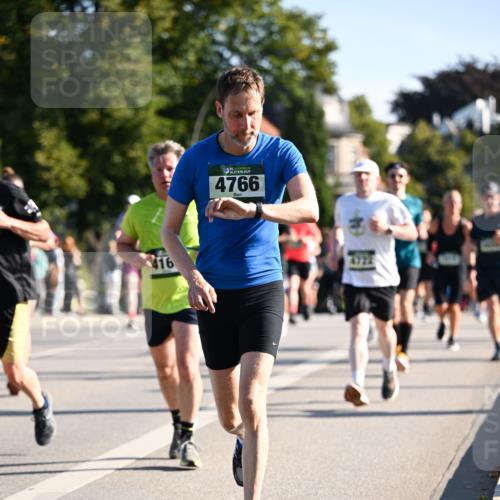 01.09.2024 - BARMER Alsterlauf Dr. Thomas Lammeyer http://msf.ph/oto/6897570 01.09.2024 09:35:48 Laufen 216, 35, 4766 meine-sportfotos.de
