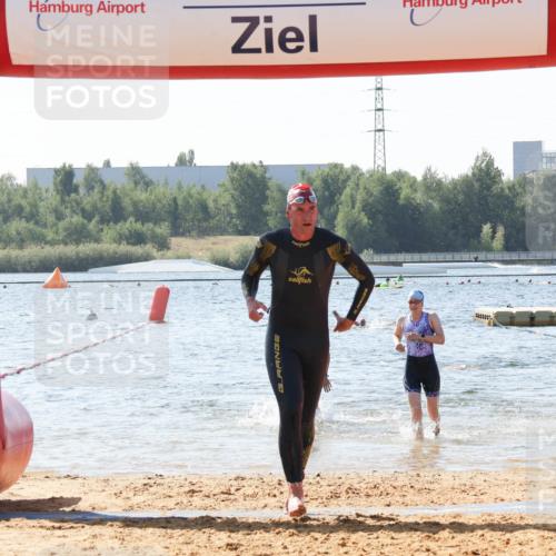 01.09.2024 - 17. Tribühne Triathlon Luisa Fischer http://msf.ph/oto/6897572 01.09.2024 11:41:51 Schwimmen 572, 582, 689, 701 meine-sportfotos.de