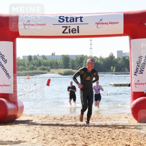 01.09.2024 - 17. Tribühne Triathlon Luisa Fischer http://msf.ph/oto/6897578 01.09.2024 11:41:51 Schwimmen 572, 582, 689, 701 meine-sportfotos.de