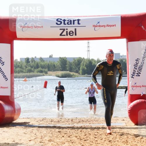 01.09.2024 - 17. Tribühne Triathlon Luisa Fischer http://msf.ph/oto/6897593 01.09.2024 11:41:52 Schwimmen 572, 582, 689, 701 meine-sportfotos.de