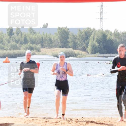 01.09.2024 - 17. Tribühne Triathlon Luisa Fischer http://msf.ph/oto/6897615 01.09.2024 11:41:54 Schwimmen 572, 582, 689, 701 meine-sportfotos.de