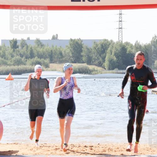 01.09.2024 - 17. Tribühne Triathlon Luisa Fischer http://msf.ph/oto/6897619 01.09.2024 11:41:55 Schwimmen 572, 582, 689, 701 meine-sportfotos.de