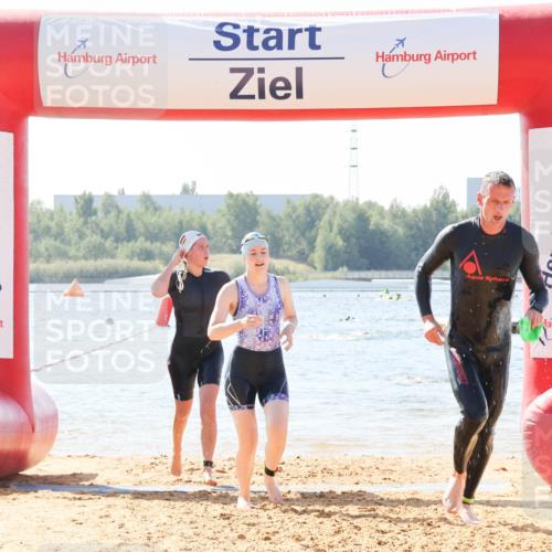 01.09.2024 - 17. Tribühne Triathlon Luisa Fischer http://msf.ph/oto/6897632 01.09.2024 11:41:56 Schwimmen 572, 582, 689, 701 meine-sportfotos.de