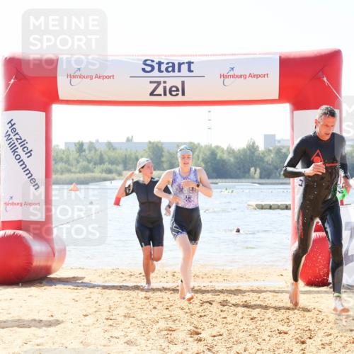 01.09.2024 - 17. Tribühne Triathlon Luisa Fischer http://msf.ph/oto/6897641 01.09.2024 11:41:57 Schwimmen 572, 582, 689, 701 meine-sportfotos.de