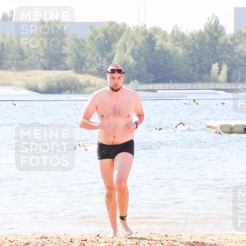 01.09.2024 - 17. Tribühne Triathlon Luisa Fischer http://msf.ph/oto/6897676 01.09.2024 11:42:09 Schwimmen 623 meine-sportfotos.de