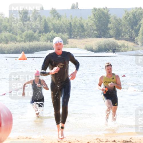 01.09.2024 - 17. Tribühne Triathlon Luisa Fischer http://msf.ph/oto/6897736 01.09.2024 11:42:40 Schwimmen 624, 656, 669 meine-sportfotos.de