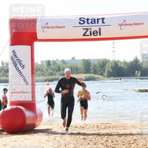 01.09.2024 - 17. Tribühne Triathlon Luisa Fischer http://msf.ph/oto/6897760 01.09.2024 11:42:42 Schwimmen 624, 656, 669 meine-sportfotos.de