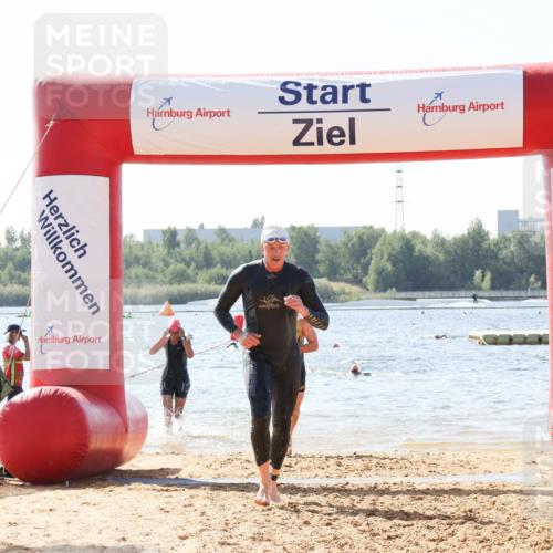 01.09.2024 - 17. Tribühne Triathlon Luisa Fischer http://msf.ph/oto/6897779 01.09.2024 11:42:43 Schwimmen 624, 656, 669 meine-sportfotos.de