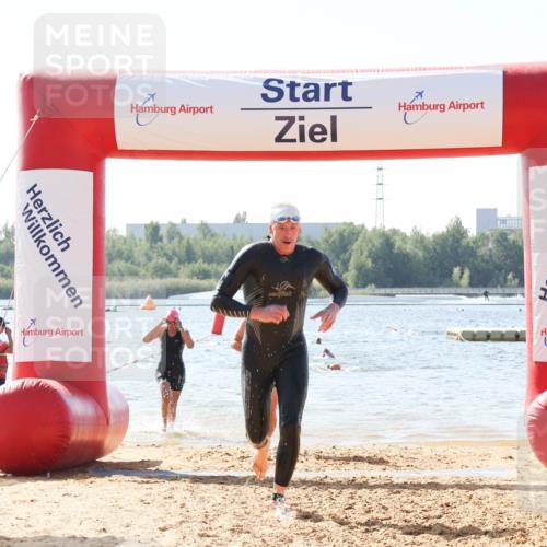 01.09.2024 - 17. Tribühne Triathlon Luisa Fischer http://msf.ph/oto/6897791 01.09.2024 11:42:43 Schwimmen 624, 656, 669 meine-sportfotos.de