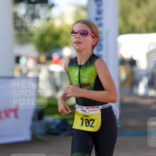 01.09.2024 - 17. Tribühne Triathlon Michael Strokosch http://msf.ph/oto/6897793 01.09.2024 09:54:23 Ziel 102 meine-sportfotos.de