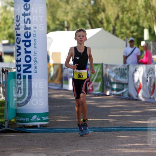 01.09.2024 - 17. Tribühne Triathlon Michael Strokosch http://msf.ph/oto/6897807 01.09.2024 09:54:34 Ziel 80 meine-sportfotos.de