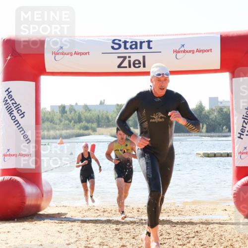 01.09.2024 - 17. Tribühne Triathlon Luisa Fischer http://msf.ph/oto/6897810 01.09.2024 11:42:44 Schwimmen 624, 656, 669 meine-sportfotos.de