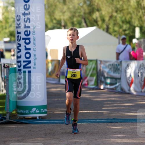 01.09.2024 - 17. Tribühne Triathlon Michael Strokosch http://msf.ph/oto/6897812 01.09.2024 09:54:35 Ziel 80 meine-sportfotos.de