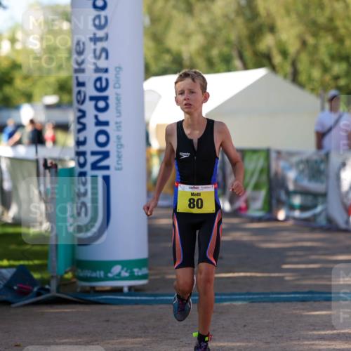 01.09.2024 - 17. Tribühne Triathlon Michael Strokosch http://msf.ph/oto/6897817 01.09.2024 09:54:35 Ziel 80 meine-sportfotos.de