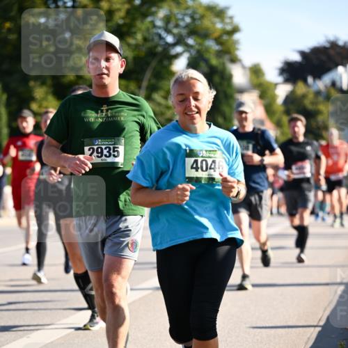 01.09.2024 - BARMER Alsterlauf Dr. Thomas Lammeyer http://msf.ph/oto/6897827 01.09.2024 09:36:00 Laufen 35, 2935, 4046 meine-sportfotos.de