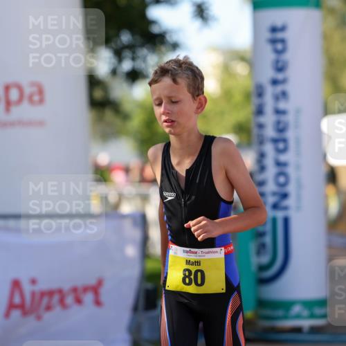 01.09.2024 - 17. Tribühne Triathlon Michael Strokosch http://msf.ph/oto/6897845 01.09.2024 09:54:37 Ziel 80 meine-sportfotos.de