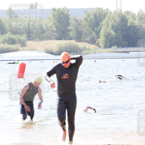 01.09.2024 - 17. Tribühne Triathlon Luisa Fischer http://msf.ph/oto/6897887 01.09.2024 11:43:02 Schwimmen 658, 686 meine-sportfotos.de