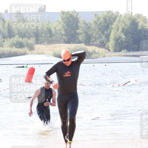 01.09.2024 - 17. Tribühne Triathlon Luisa Fischer http://msf.ph/oto/6897894 01.09.2024 11:43:02 Schwimmen 658, 686 meine-sportfotos.de