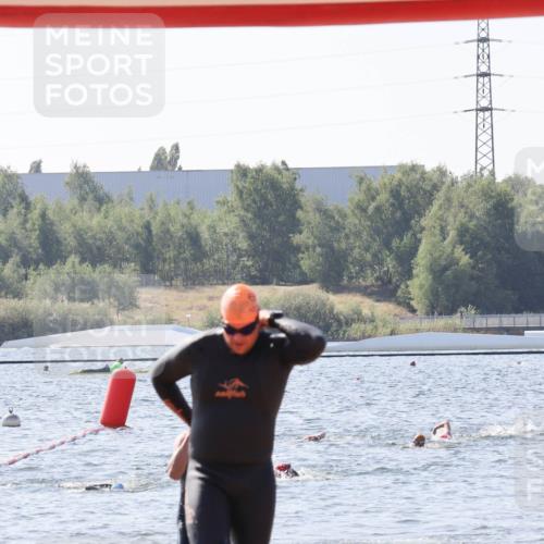 01.09.2024 - 17. Tribühne Triathlon Luisa Fischer http://msf.ph/oto/6897902 01.09.2024 11:43:03 Schwimmen 658, 686 meine-sportfotos.de