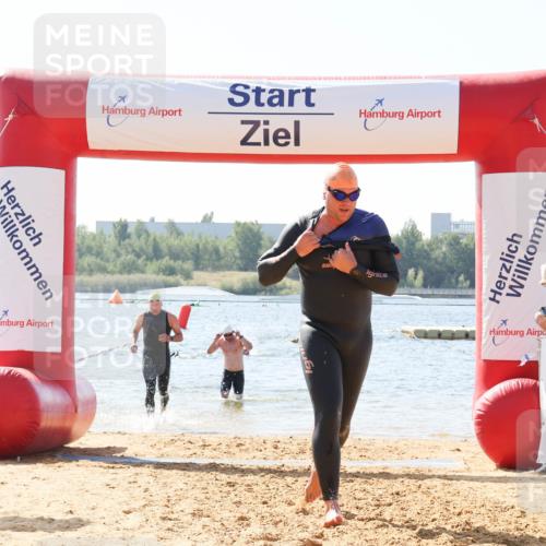 01.09.2024 - 17. Tribühne Triathlon Luisa Fischer http://msf.ph/oto/6897925 01.09.2024 11:43:06 Schwimmen 658, 672, 686 meine-sportfotos.de