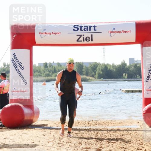 01.09.2024 - 17. Tribühne Triathlon Luisa Fischer http://msf.ph/oto/6897944 01.09.2024 11:43:12 Schwimmen 658, 672, 686 meine-sportfotos.de