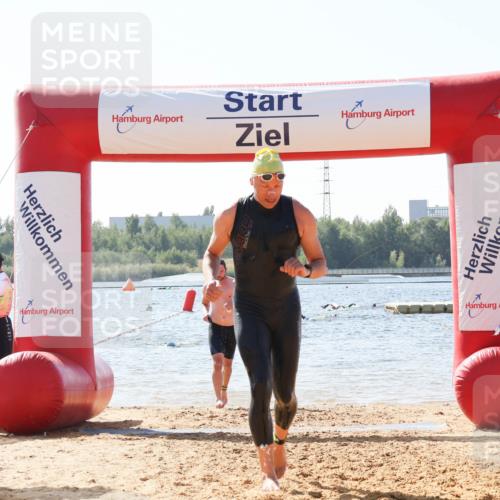 01.09.2024 - 17. Tribühne Triathlon Luisa Fischer http://msf.ph/oto/6897952 01.09.2024 11:43:13 Schwimmen 658, 672, 686 meine-sportfotos.de