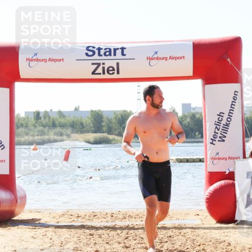 01.09.2024 - 17. Tribühne Triathlon Luisa Fischer http://msf.ph/oto/6897997 01.09.2024 11:43:17 Schwimmen 658, 672 meine-sportfotos.de