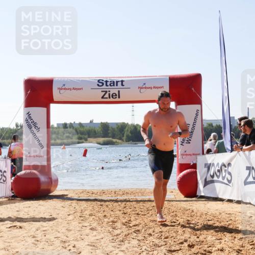 01.09.2024 - 17. Tribühne Triathlon Luisa Fischer http://msf.ph/oto/6898008 01.09.2024 11:43:18 Schwimmen 658, 672 meine-sportfotos.de