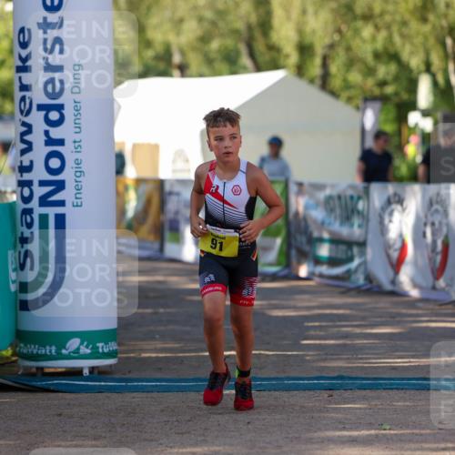 01.09.2024 - 17. Tribühne Triathlon Michael Strokosch http://msf.ph/oto/6898010 01.09.2024 09:55:21 Ziel 91 meine-sportfotos.de
