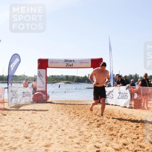 01.09.2024 - 17. Tribühne Triathlon Luisa Fischer http://msf.ph/oto/6898017 01.09.2024 11:43:18 Schwimmen 658, 672 meine-sportfotos.de