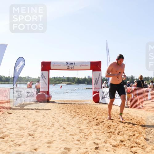 01.09.2024 - 17. Tribühne Triathlon Luisa Fischer http://msf.ph/oto/6898026 01.09.2024 11:43:19 Schwimmen 658, 672 meine-sportfotos.de