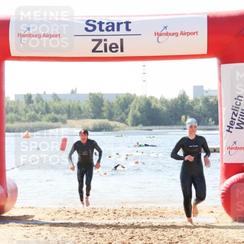 01.09.2024 - 17. Tribühne Triathlon Luisa Fischer http://msf.ph/oto/6898049 01.09.2024 11:43:38 Schwimmen 584, 693 meine-sportfotos.de