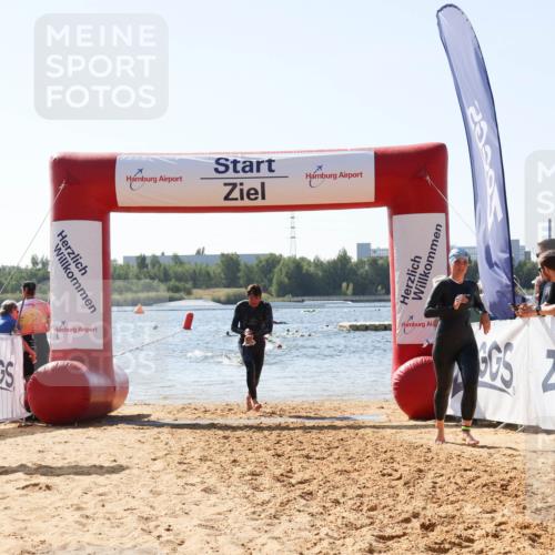 01.09.2024 - 17. Tribühne Triathlon Luisa Fischer http://msf.ph/oto/6898067 01.09.2024 11:43:39 Schwimmen 584, 693 meine-sportfotos.de