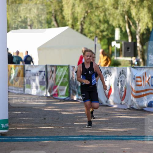 01.09.2024 - 17. Tribühne Triathlon Michael Strokosch http://msf.ph/oto/6898071 01.09.2024 09:55:45 Ziel 116, 122 meine-sportfotos.de