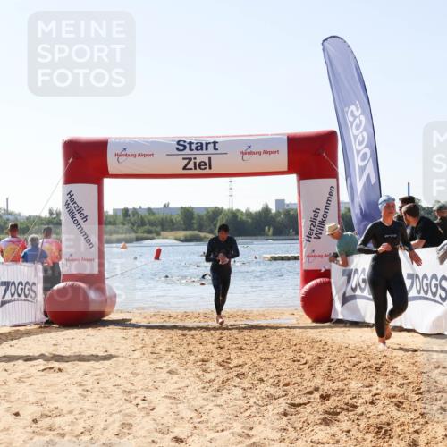 01.09.2024 - 17. Tribühne Triathlon Luisa Fischer http://msf.ph/oto/6898076 01.09.2024 11:43:40 Schwimmen 584, 693 meine-sportfotos.de