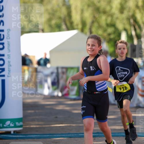 01.09.2024 - 17. Tribühne Triathlon Michael Strokosch http://msf.ph/oto/6898107 01.09.2024 09:55:47 Ziel 116, 122 meine-sportfotos.de
