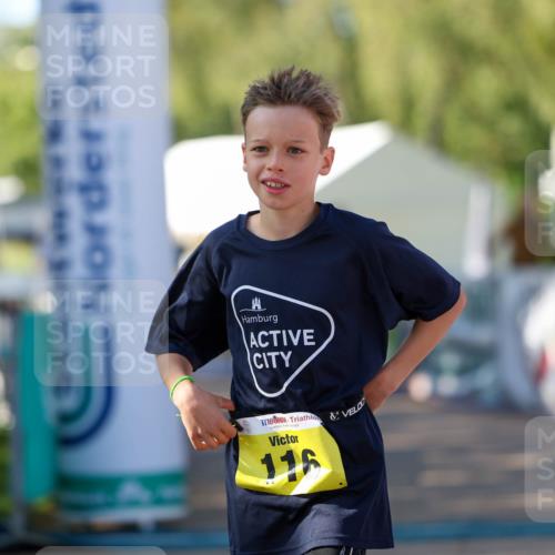 01.09.2024 - 17. Tribühne Triathlon Michael Strokosch http://msf.ph/oto/6898161 01.09.2024 09:55:50 Ziel 74, 116, 122 meine-sportfotos.de