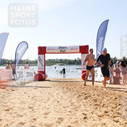 01.09.2024 - 17. Tribühne Triathlon Luisa Fischer http://msf.ph/oto/6898286 01.09.2024 11:44:05 Schwimmen 621, 625, 688 meine-sportfotos.de