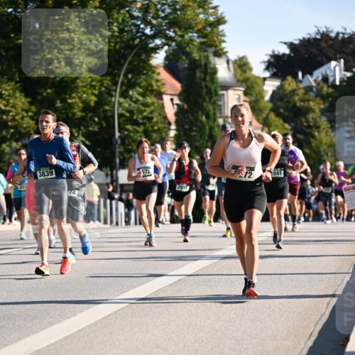 01.09.2024 - BARMER Alsterlauf Dr. Thomas Lammeyer http://msf.ph/oto/6898294 01.09.2024 09:36:30 Laufen 3839, 74, 972, 2691, 72 meine-sportfotos.de