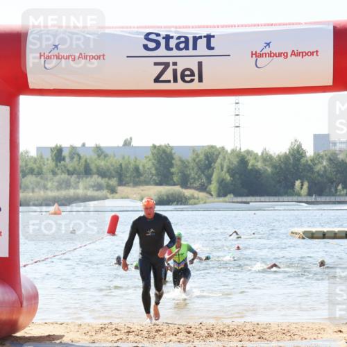 01.09.2024 - 17. Tribühne Triathlon Luisa Fischer http://msf.ph/oto/6898300 01.09.2024 11:44:10 Schwimmen 621, 625, 688, 709 meine-sportfotos.de
