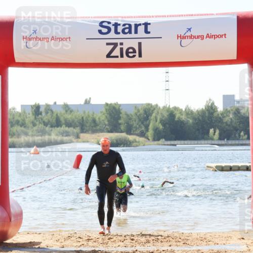 01.09.2024 - 17. Tribühne Triathlon Luisa Fischer http://msf.ph/oto/6898312 01.09.2024 11:44:11 Schwimmen 621, 625, 678, 688, 709 meine-sportfotos.de