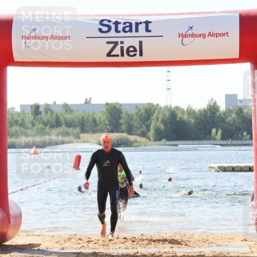 01.09.2024 - 17. Tribühne Triathlon Luisa Fischer http://msf.ph/oto/6898318 01.09.2024 11:44:11 Schwimmen 621, 625, 678, 688, 709 meine-sportfotos.de