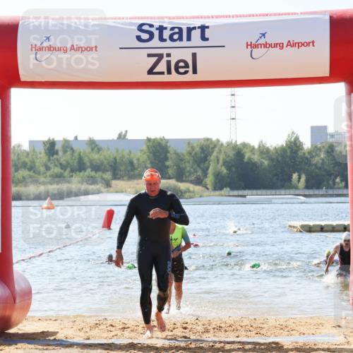 01.09.2024 - 17. Tribühne Triathlon Luisa Fischer http://msf.ph/oto/6898337 01.09.2024 11:44:13 Schwimmen 621, 678, 709 meine-sportfotos.de