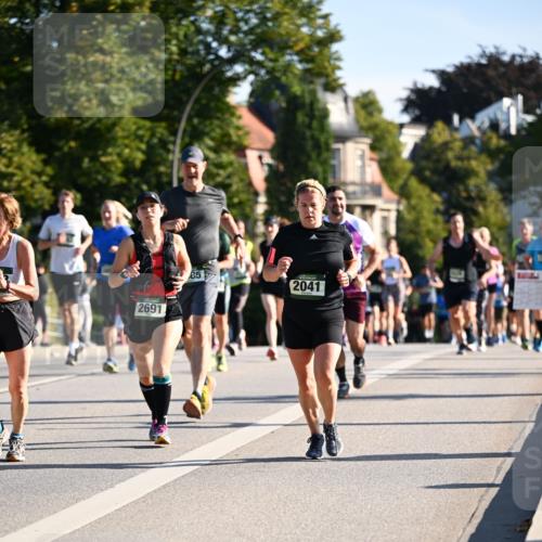 01.09.2024 - BARMER Alsterlauf Dr. Thomas Lammeyer http://msf.ph/oto/6898399 01.09.2024 09:36:33 Laufen 2691, 85, 2041 meine-sportfotos.de